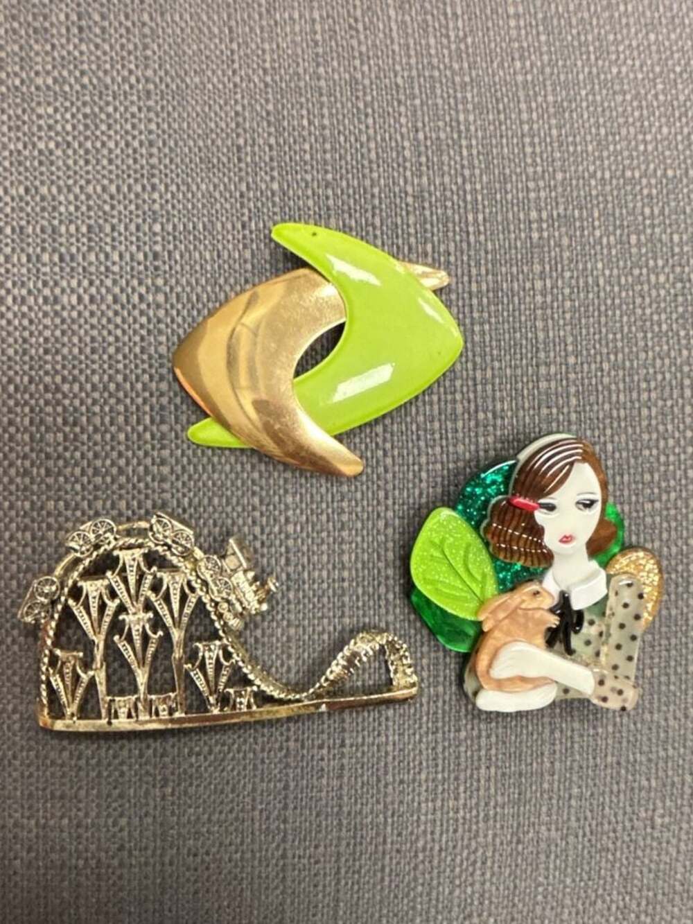 Assorted Fashion Brooches Lot